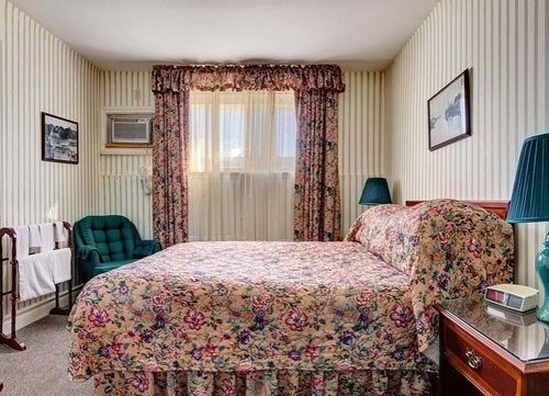 Picton Harbour Inn 외부 사진