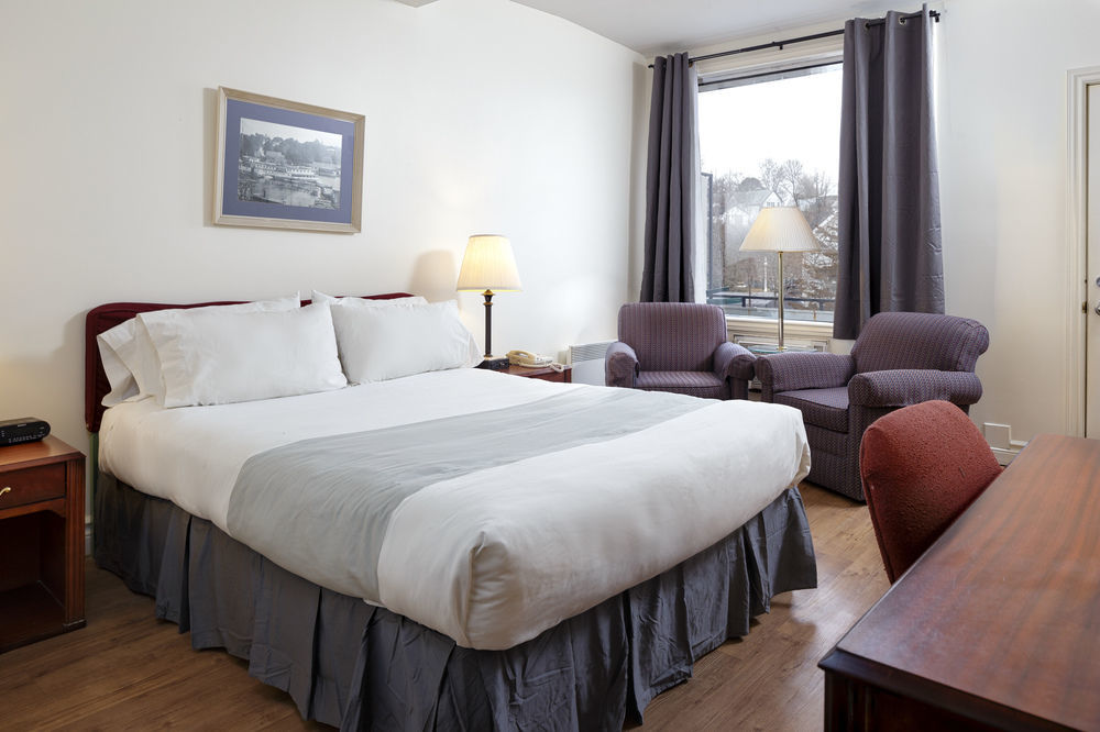 Picton Harbour Inn 외부 사진