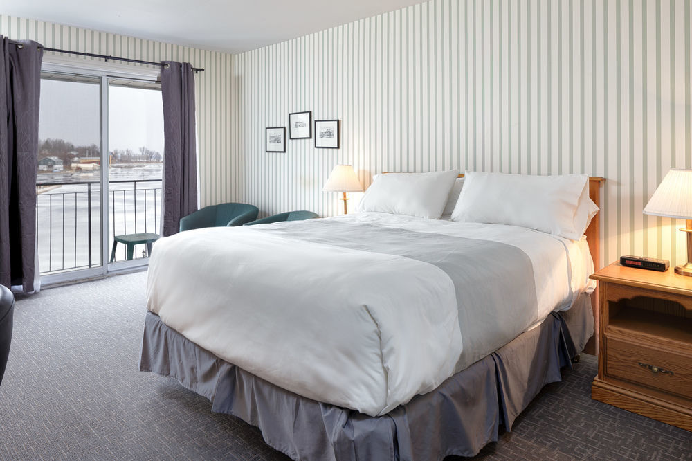 Picton Harbour Inn 외부 사진
