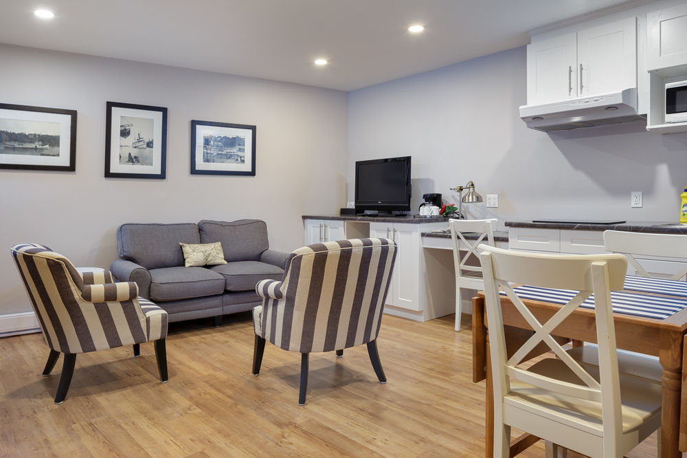 Picton Harbour Inn 외부 사진